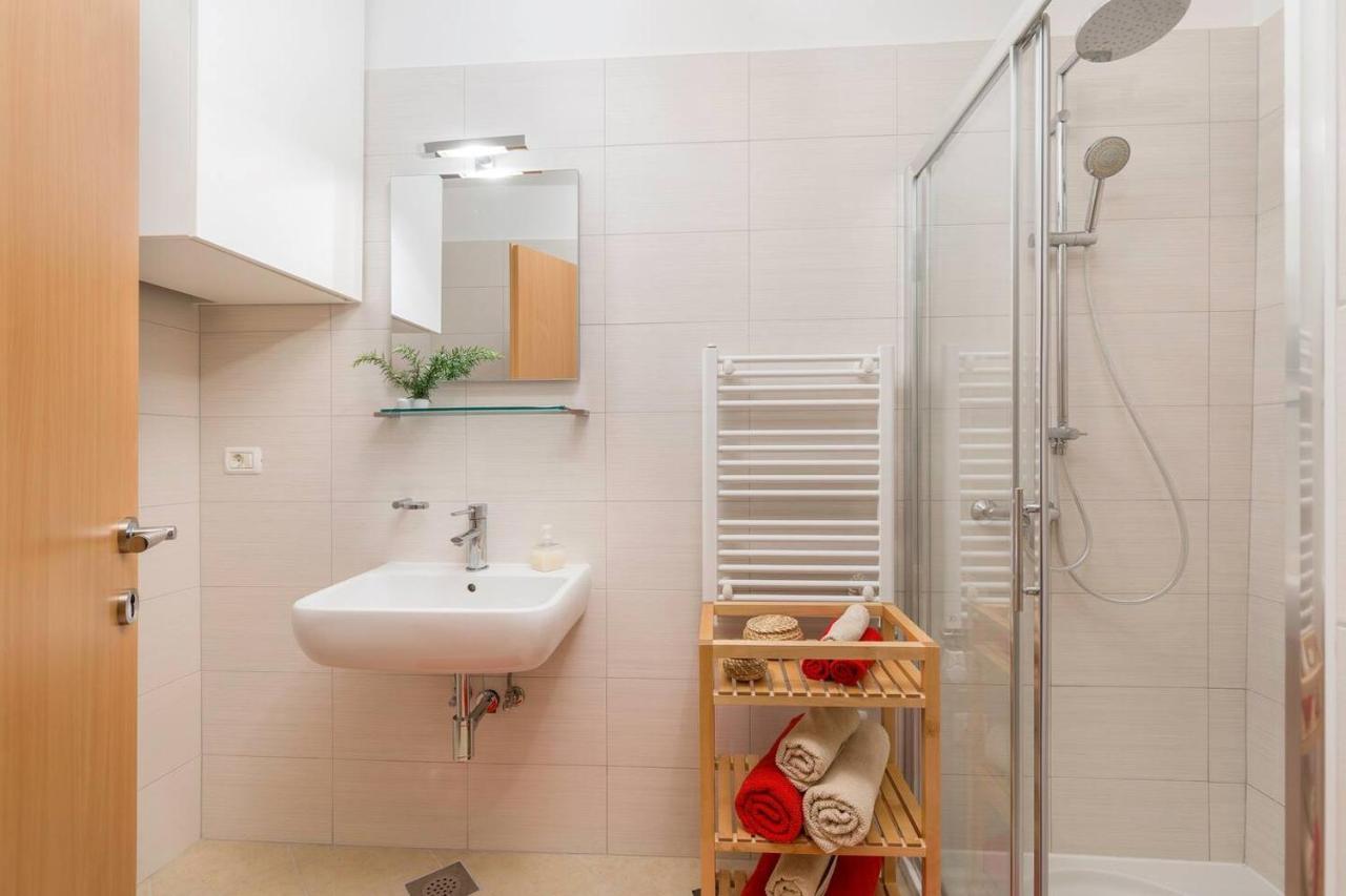 E&T Apartments With A Beautiful Pool Rabac Exterior photo
