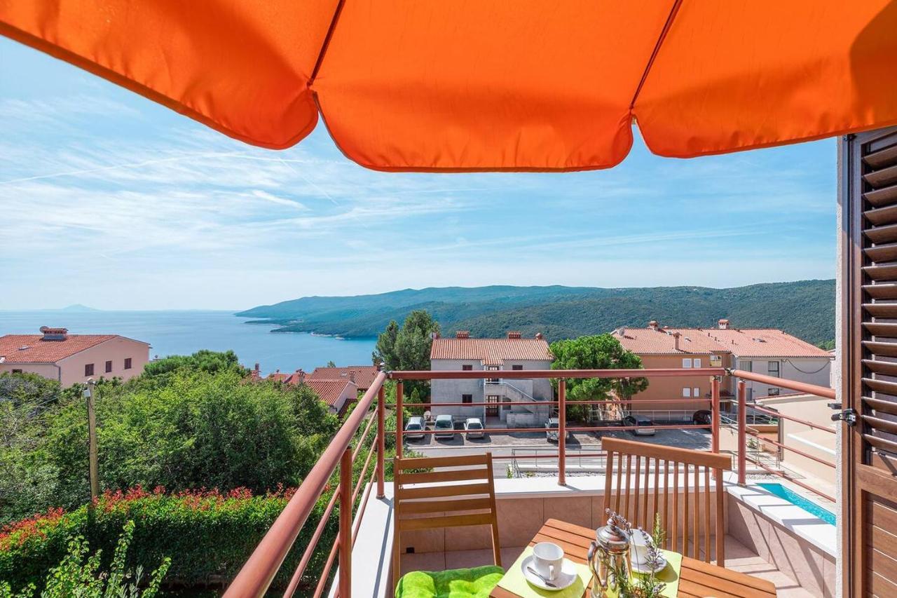 E&T Apartments With A Beautiful Pool Rabac Exterior photo